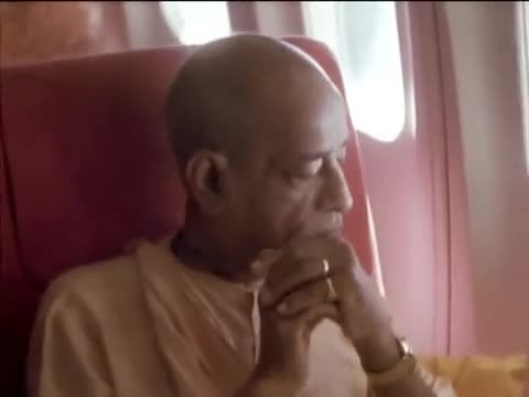 Srila Prabhupada Tours the World & Preaches to Airline Pilot