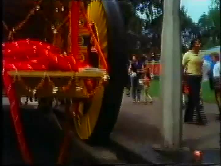 Sydney ISKCON Rathayatra - Indian Ladies Head Run Over by Chariot - News