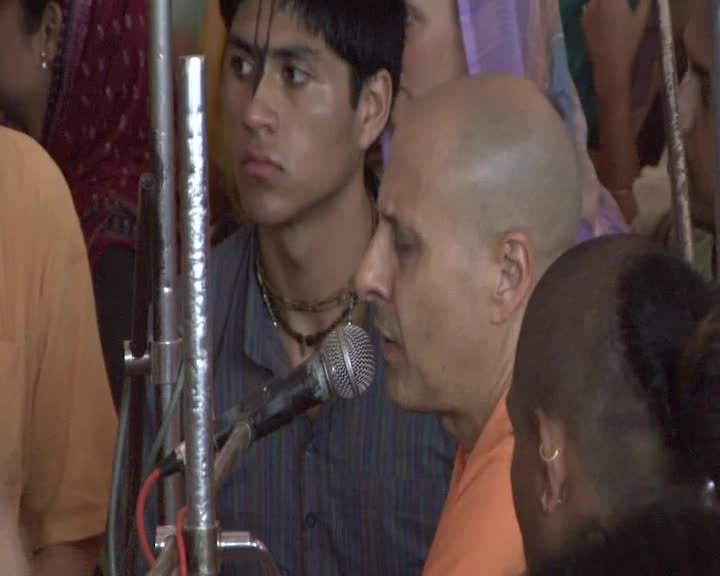 Raw footage of Panca Tattva Maha Abisheka 2009 ISKCON Mayapur