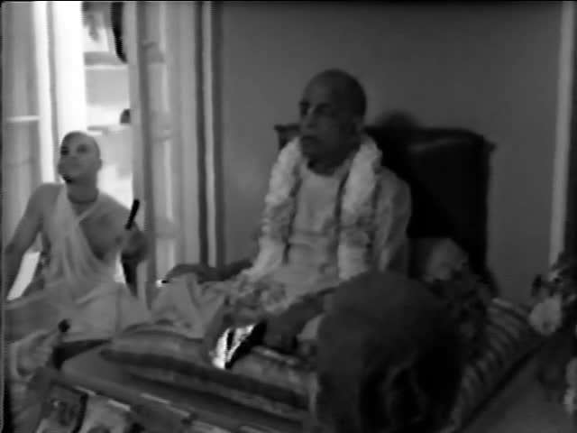 Do We Have to Live in the Temple? Prabhupada Conversation -- New York 1972