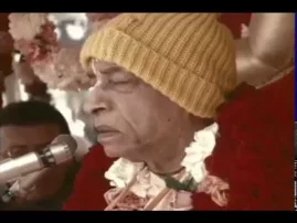 Visnujana Swami Leads Rathayatra Kirtan