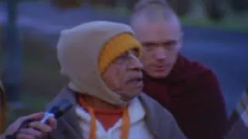 Morning Walk, Srila Prabhupada, Melbourne, Austraila 1974