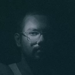 Mo