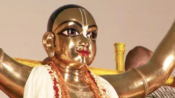 Raw footage of Panca Tattva Maha Abisheka 2009 ISKCON Mayapur