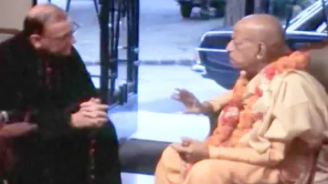 Srila Prabhupada in Paris -- 1973 -- France (Darshan 8)